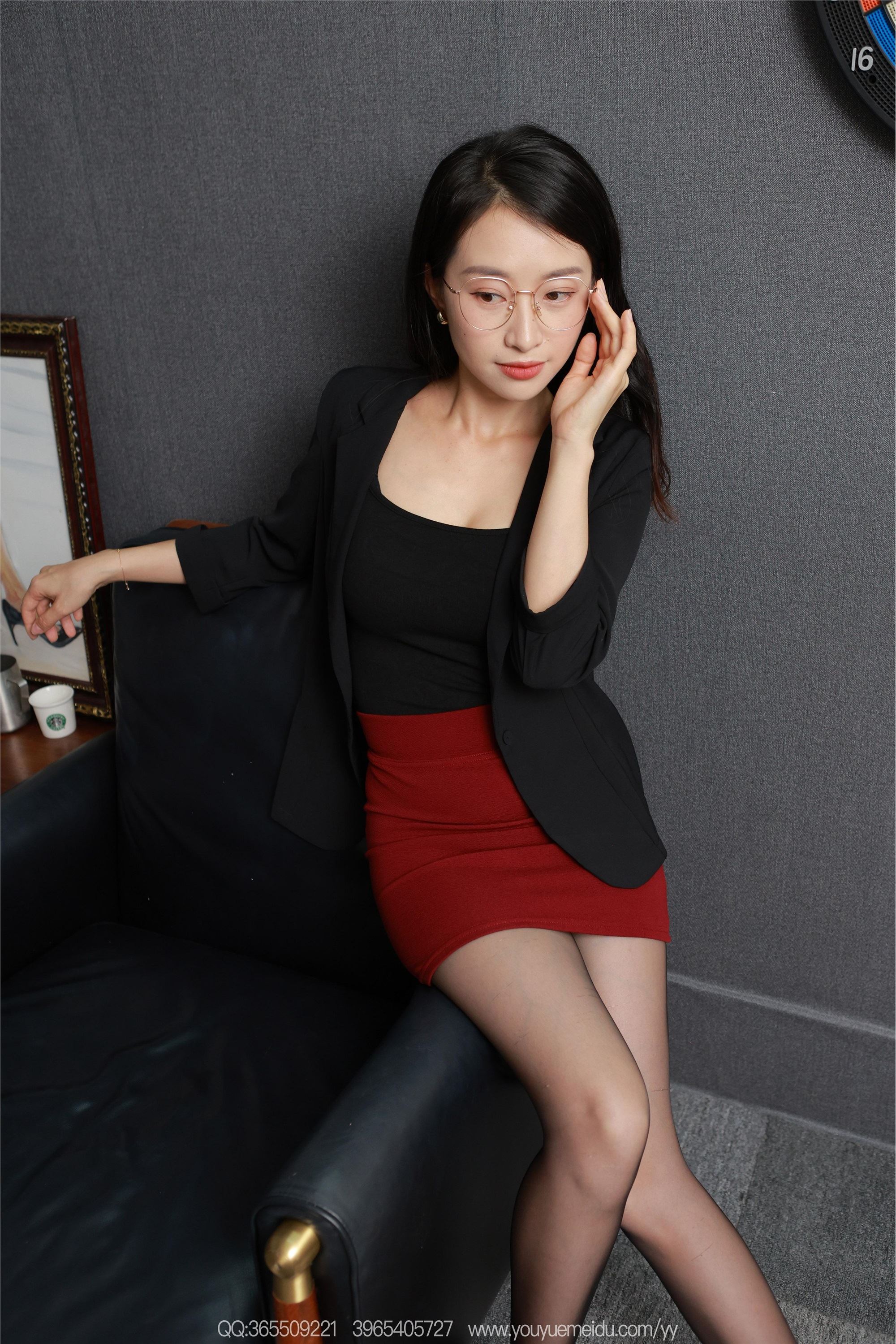 IESS异思趣向  2025.09.11 丝享家 2155 小婕《御姐包臀裙》